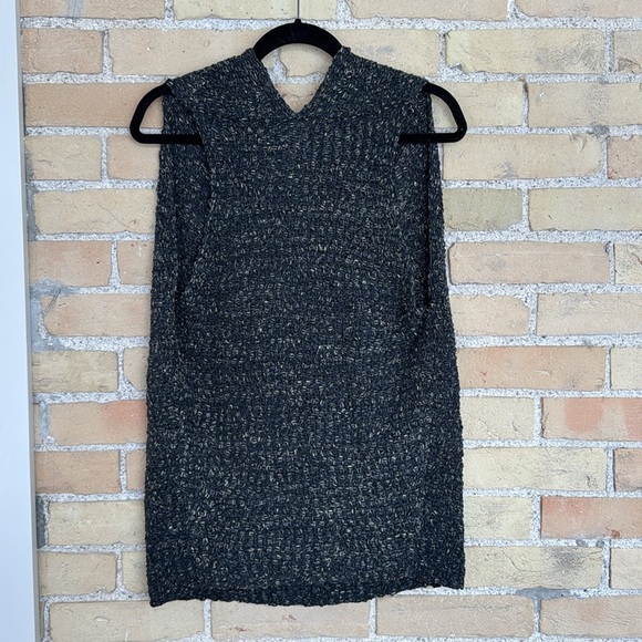 Sarah Pacini Knit Sleeveless Sweater - Picture 4 of 5
